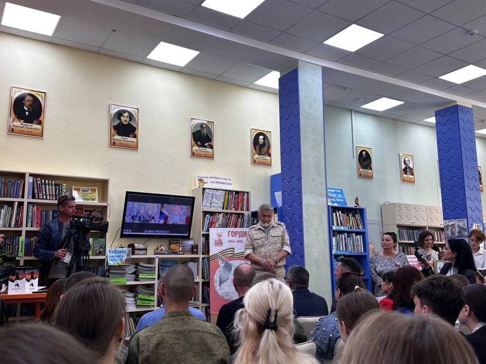 В Черноморском районе презентовали сборник стихов ветерана ВОВ Ивана Щуся В Черноморском районе презентовали сборник стихов ветерана ВОВ Ивана Щуся