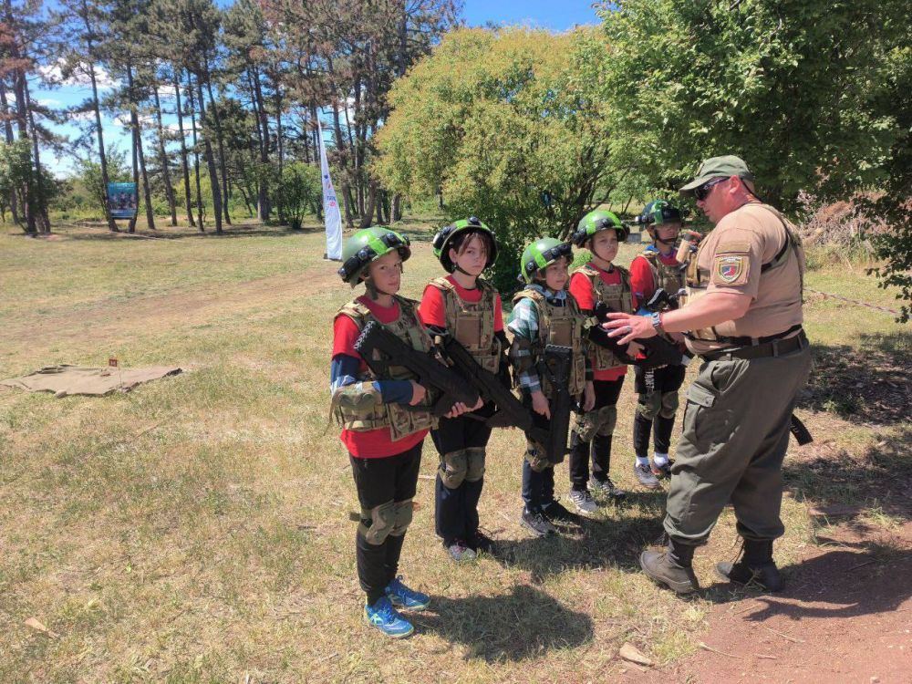 Антон Кравец: 16-18 мая в пгт. Аграрном, на базе КФУ состоялся региональный этап военно-патриотической игры Зарница 2.0! Антон Кравец: 16-18 мая в пгт. Аграрном, на базе КФУ состоялся региональный этап военно-патриотической игры Зарница 2.0!