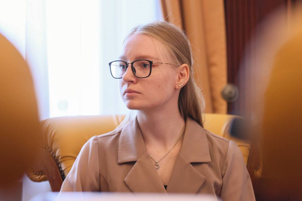 Алексей Зинченко: Сегодня вместе с лидерами крымских вузов приняли участие в рабочем совещании с Главой Республики Крым Сергеем Валерьевичем Аксёновым Алексей Зинченко: Сегодня вместе с лидерами крымских вузов приняли участие в рабочем совещании с Главой Республики Крым Сергеем Валерьевичем Аксёновым