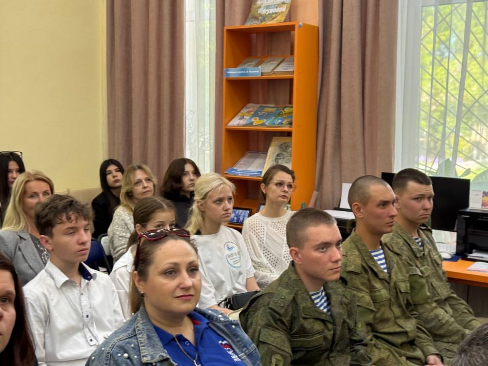 В Черноморском районе презентовали сборник стихов ветерана ВОВ Ивана Щуся В Черноморском районе презентовали сборник стихов ветерана ВОВ Ивана Щуся