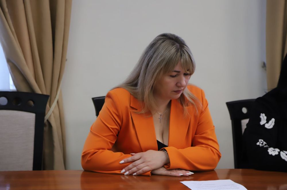 Анжелика Ястребова: С коллегами провела прием граждан Анжелика Ястребова: С коллегами провела прием граждан
