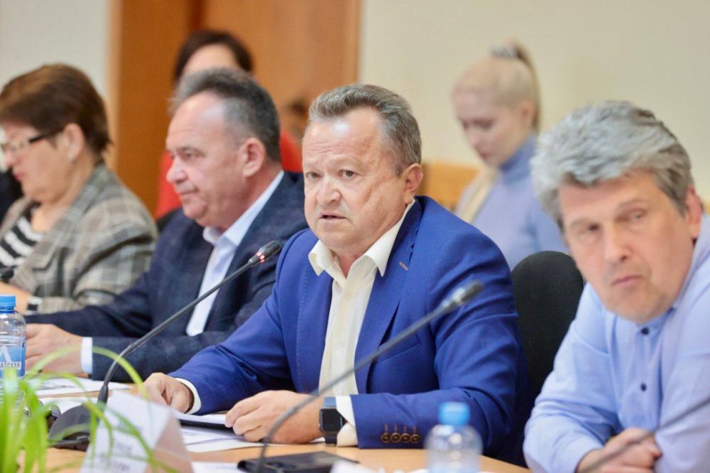 На заседании Комитета ГС РК по аграрной политике и развитию сельских территорий под председательством Василия Рогатина при участии заместителя Председателя ГС РК Айдера Типпы обсуждался ущерб, нанесённый сельскохозяйственным... На заседании Комитета ГС РК по аграрной политике и развитию сельских территорий под председательством Василия Рогатина при участии заместителя Председателя ГС РК Айдера Типпы обсуждался ущерб, нанесённый сельскохозяйственным...