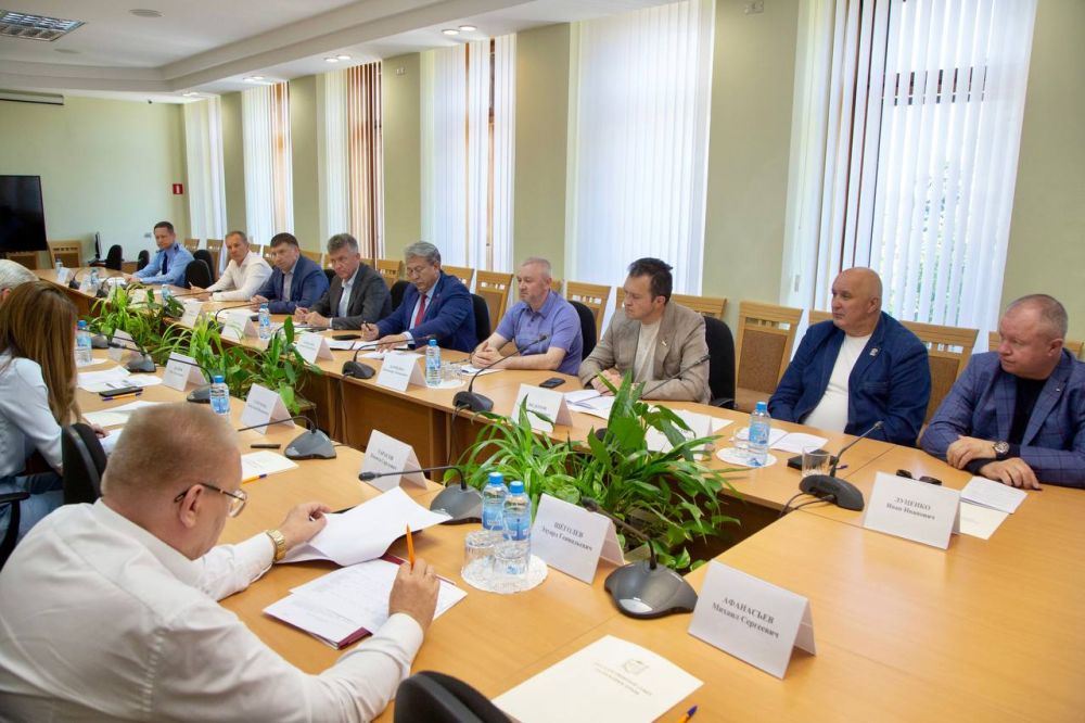 Перспективы развития Симферополя обсудили на заседании Комитета по строительству, жилищной политике и топливно-энергетическому комплексу под председательством Валерия Коваленко Перспективы развития Симферополя обсудили на заседании Комитета по строительству, жилищной политике и топливно-энергетическому комплексу под председательством Валерия Коваленко