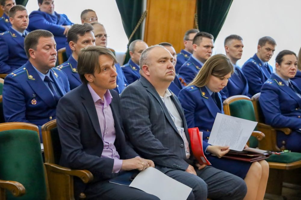 Юрий Гоцанюк: Правительство Крыма усилит контроль за использованием финансовых средств, направленных на развитие ключевых отраслей экономики – сельского хозяйства и курортно-туристической сферы Юрий Гоцанюк: Правительство Крыма усилит контроль за использованием финансовых средств, направленных на развитие ключевых отраслей экономики – сельского хозяйства и курортно-туристической сферы