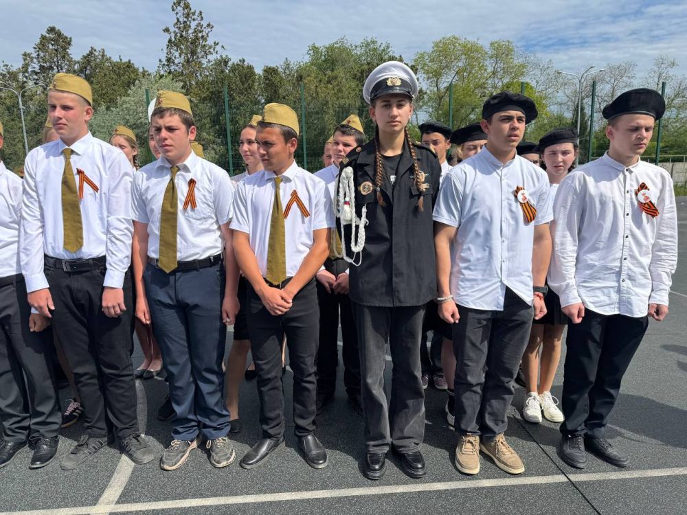 Александр Дудинов: В Черноморском районе прошел «Смотр строя и песни», посвященный 80-летию Победы в Великой Отечественной войне Александр Дудинов: В Черноморском районе прошел «Смотр строя и песни», посвященный 80-летию Победы в Великой Отечественной войне