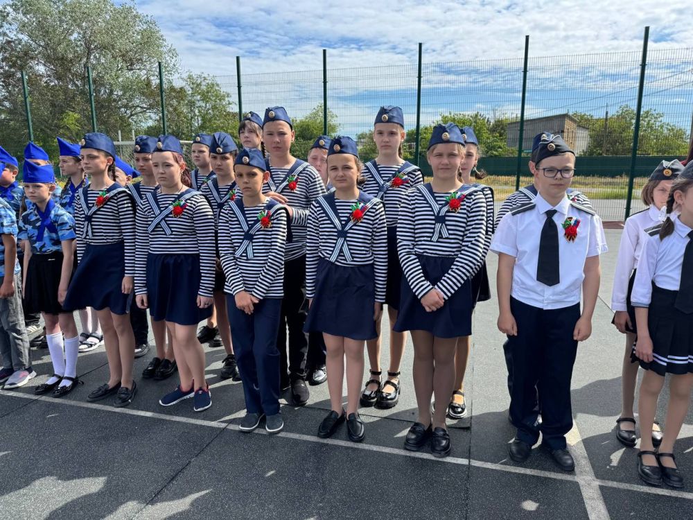 Александр Дудинов: В Черноморском районе прошел «Смотр строя и песни», посвященный 80-летию Победы в Великой Отечественной войне Александр Дудинов: В Черноморском районе прошел «Смотр строя и песни», посвященный 80-летию Победы в Великой Отечественной войне