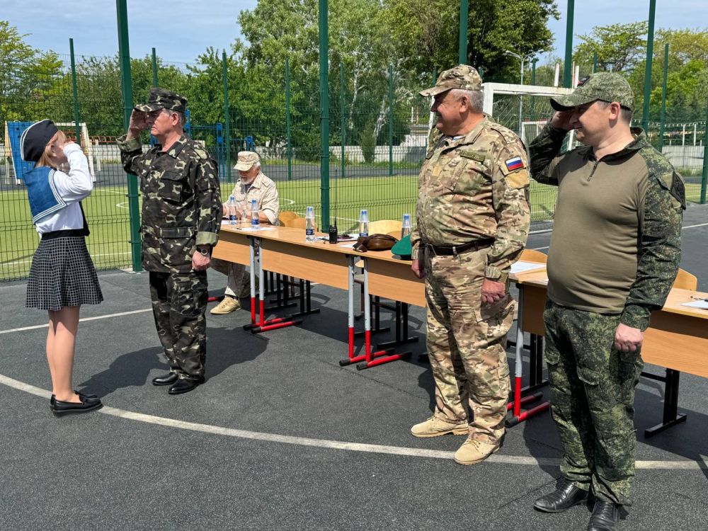 Александр Дудинов: В Черноморском районе прошел «Смотр строя и песни», посвященный 80-летию Победы в Великой Отечественной войне Александр Дудинов: В Черноморском районе прошел «Смотр строя и песни», посвященный 80-летию Победы в Великой Отечественной войне