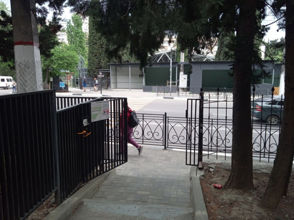 Янина Павленко: Ставим точку в истории с перекрытием прохода через придомовую по Киевской, 7 к остановке «5 квартал» Янина Павленко: Ставим точку в истории с перекрытием прохода через придомовую по Киевской, 7 к остановке «5 квартал»