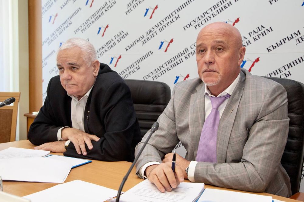 Перспективы развития Симферополя обсудили на заседании Комитета по строительству, жилищной политике и топливно-энергетическому комплексу под председательством Валерия Коваленко