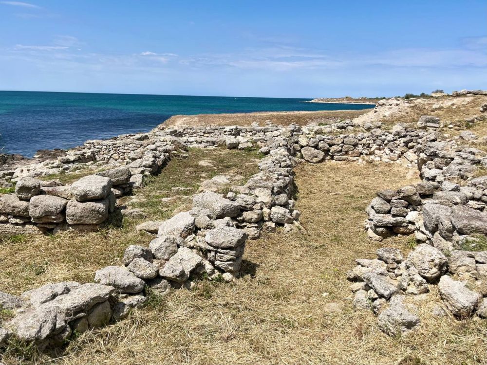 Продолжаем инфотур Минтуризма Крыма для экскурсоводов по Черноморскому району Продолжаем инфотур Минтуризма Крыма для экскурсоводов по Черноморскому району