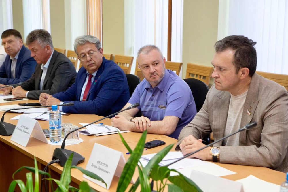 Перспективы развития Симферополя обсудили на заседании Комитета по строительству, жилищной политике и топливно-энергетическому комплексу под председательством Валерия Коваленко Перспективы развития Симферополя обсудили на заседании Комитета по строительству, жилищной политике и топливно-энергетическому комплексу под председательством Валерия Коваленко