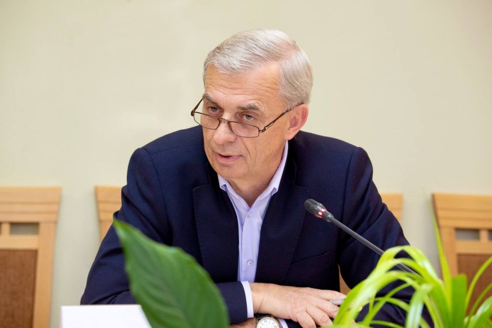 Перспективы развития Симферополя обсудили на заседании Комитета по строительству, жилищной политике и топливно-энергетическому комплексу под председательством Валерия Коваленко Перспективы развития Симферополя обсудили на заседании Комитета по строительству, жилищной политике и топливно-энергетическому комплексу под председательством Валерия Коваленко