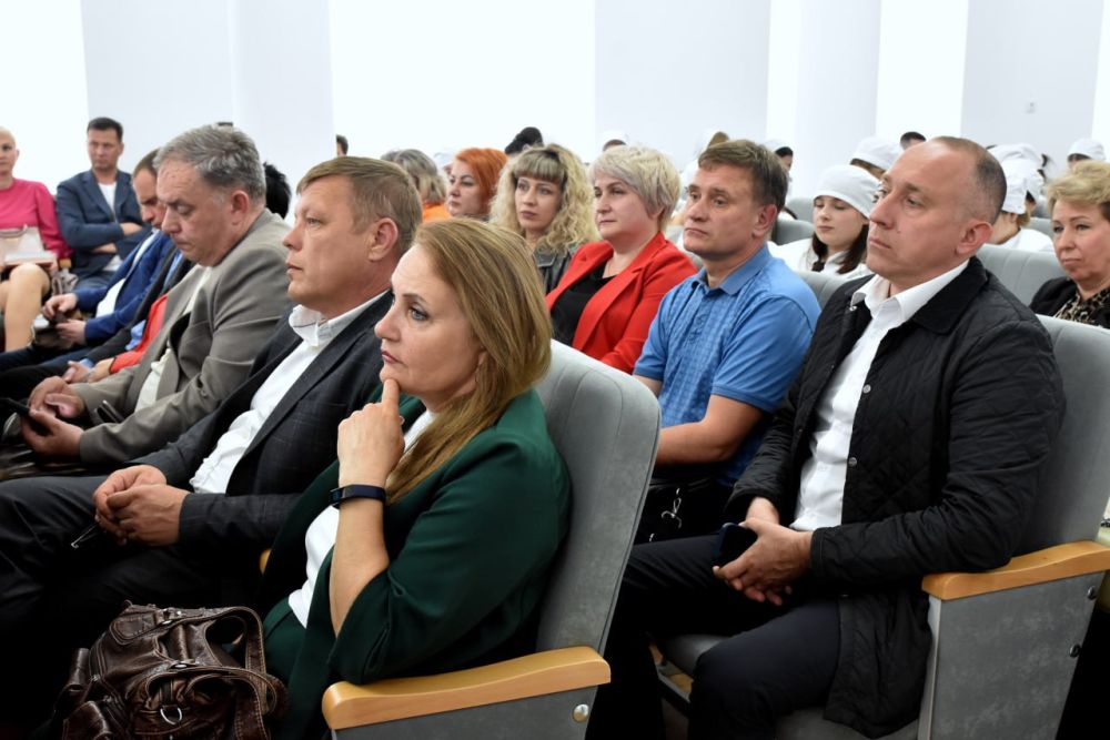 Студенты Крымского медколледжа встретились с будущими работодателями – главными врачами крымских медучреждений Студенты Крымского медколледжа встретились с будущими работодателями – главными врачами крымских медучреждений