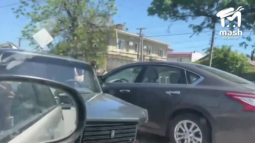 Три машины столкнулись в Симферополе на пересечении улиц Севастопольской и Конной Армии