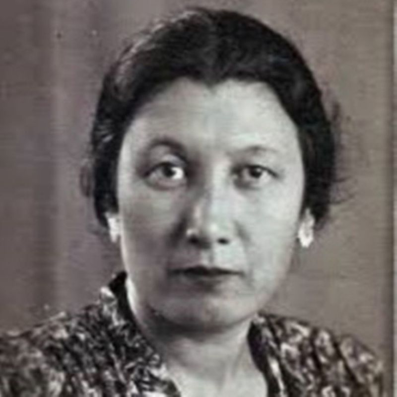 112 лет исполнилось со дня рождения советского и российского мастера декоративно-прикладного искусства, известного знатока крымскотатарской вышивки и ткачества Зулейхи Бекировой