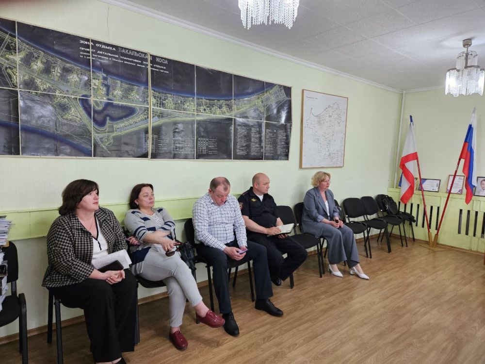 Денис Олейник: Вчера провел заседание рабочей группы Межведомственной комиссии Республики Крым по противодействию нелегальной занятости в Раздольненском районе, на которое были приглашены субъекты хозяйствования, у которых... Денис Олейник: Вчера провел заседание рабочей группы Межведомственной комиссии Республики Крым по противодействию нелегальной занятости в Раздольненском районе, на которое были приглашены субъекты хозяйствования, у которых...