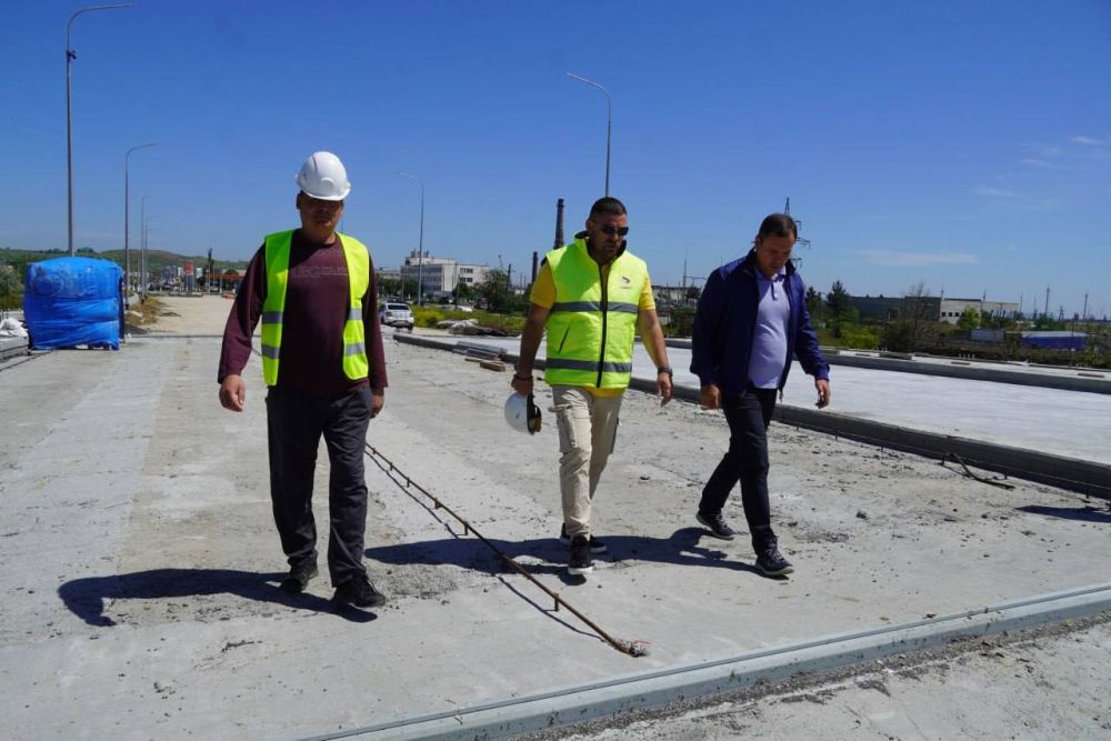 На объекте транспортной развязки с реконструкцией путепровода в районе шоссе Героев Сталинграда продолжаются строительные работы На объекте транспортной развязки с реконструкцией путепровода в районе шоссе Героев Сталинграда продолжаются строительные работы