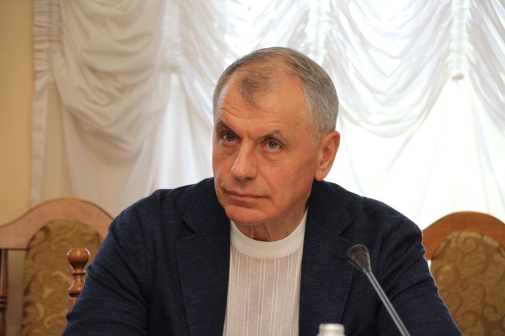 В Крыму обсудили защиту духовных ценностей и культуру как национальный приоритет В Крыму обсудили защиту духовных ценностей и культуру как национальный приоритет