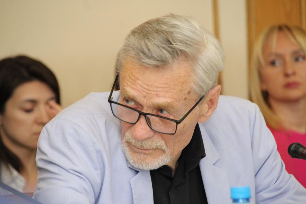 В Крыму обсудили защиту духовных ценностей и культуру как национальный приоритет В Крыму обсудили защиту духовных ценностей и культуру как национальный приоритет