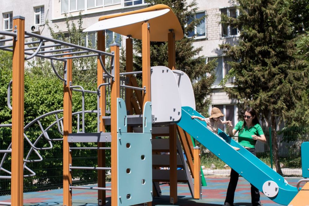 Михаил Афанасьев: Друзья! В Симферополе завершается установка 19 новых детских площадок по адресам Михаил Афанасьев: Друзья! В Симферополе завершается установка 19 новых детских площадок по адресам