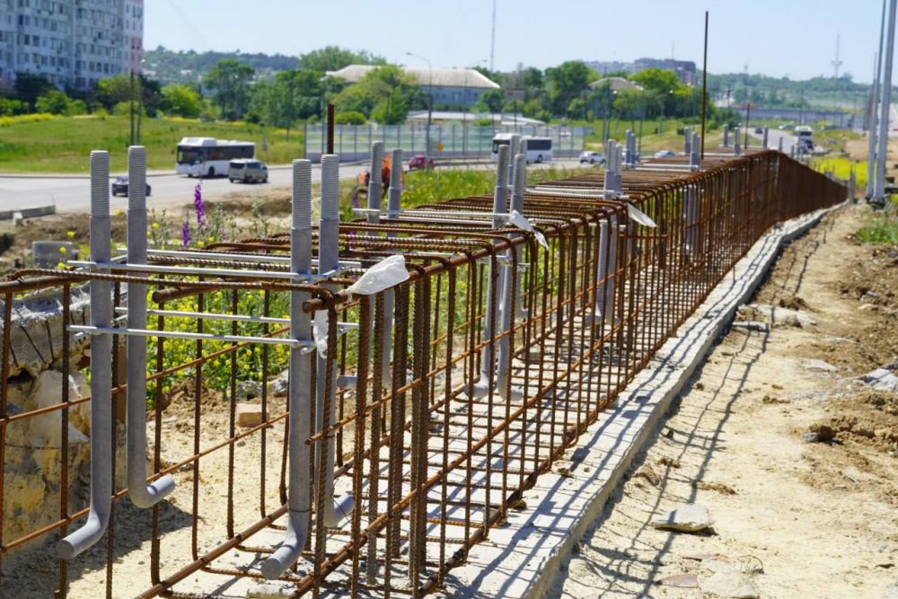 На объекте транспортной развязки с реконструкцией путепровода в районе шоссе Героев Сталинграда продолжаются строительные работы На объекте транспортной развязки с реконструкцией путепровода в районе шоссе Героев Сталинграда продолжаются строительные работы