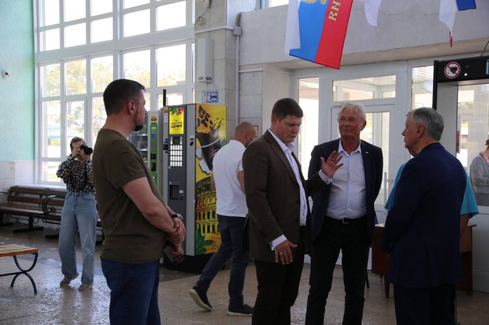С рабочим визитом Бахчисарай посетил Председатель Государственного Совета Республики Крым Владимир Константинов С рабочим визитом Бахчисарай посетил Председатель Государственного Совета Республики Крым Владимир Константинов