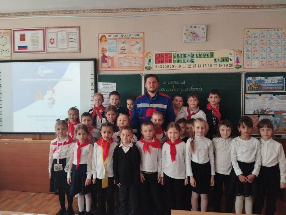 ГУП РК «Крымэнерго» напоминает: начало летних каникул — время вспомнить с детьми правила электробезопасности! ГУП РК «Крымэнерго» напоминает: начало летних каникул — время вспомнить с детьми правила электробезопасности!