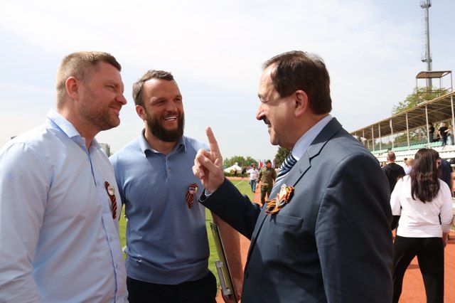 «Нива» на защите Родины!. 21 мая в Крыму прошел турнир по мини-футболу среди правоохранительных органов, посвященный 80-летию Великой Победы «Нива» на защите Родины!. 21 мая в Крыму прошел турнир по мини-футболу среди правоохранительных органов, посвященный 80-летию Великой Победы