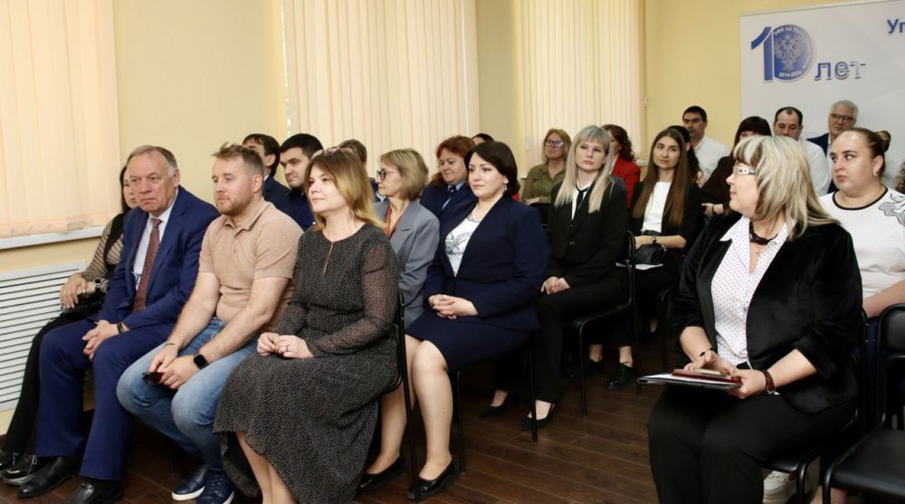 Делегация Казначейства России во главе с заместителем руководителя Федерального казначейства Александром Демидовым посетила с рабочим визитом Республику Крым Делегация Казначейства России во главе с заместителем руководителя Федерального казначейства Александром Демидовым посетила с рабочим визитом Республику Крым