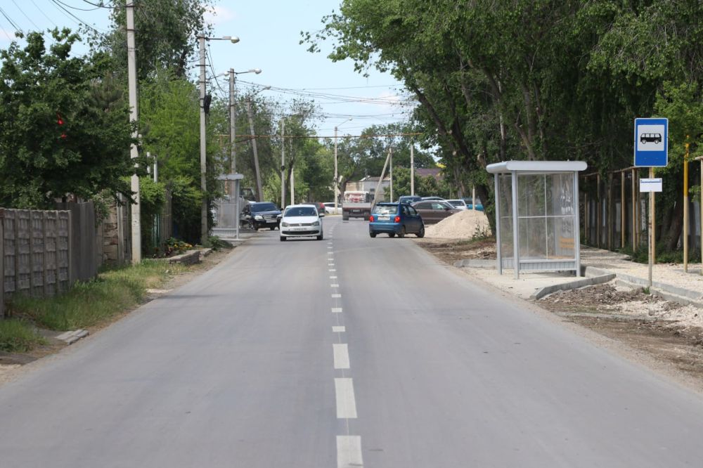 В Феодосии продолжаются дорожные работы В Феодосии продолжаются дорожные работы