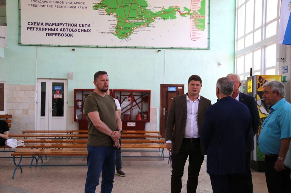 Дмитрий Скобликов: Сегодня с рабочим визитом Бахчисарай посетил Председатель Государственного Совета Республики Крым Владимир Константинов Дмитрий Скобликов: Сегодня с рабочим визитом Бахчисарай посетил Председатель Государственного Совета Республики Крым Владимир Константинов