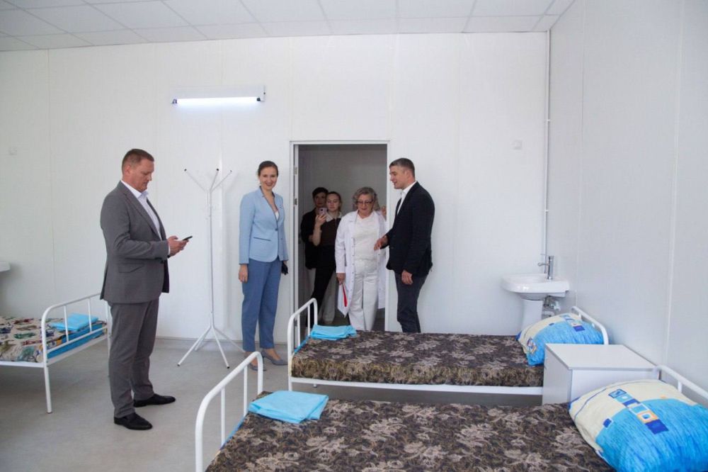 В Белогорском районе состоялось торжественное открытие новой модульной поликлиники, которая пришла на смену зданию, возведённому в 1921 году В Белогорском районе состоялось торжественное открытие новой модульной поликлиники, которая пришла на смену зданию, возведённому в 1921 году