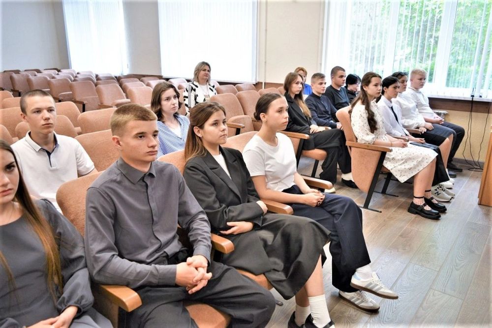 ��������� �����������: � ������ ������� ���������.������ ����� ������� � �������� � �����������������, �������� ��������� �������������� � �������� �������������