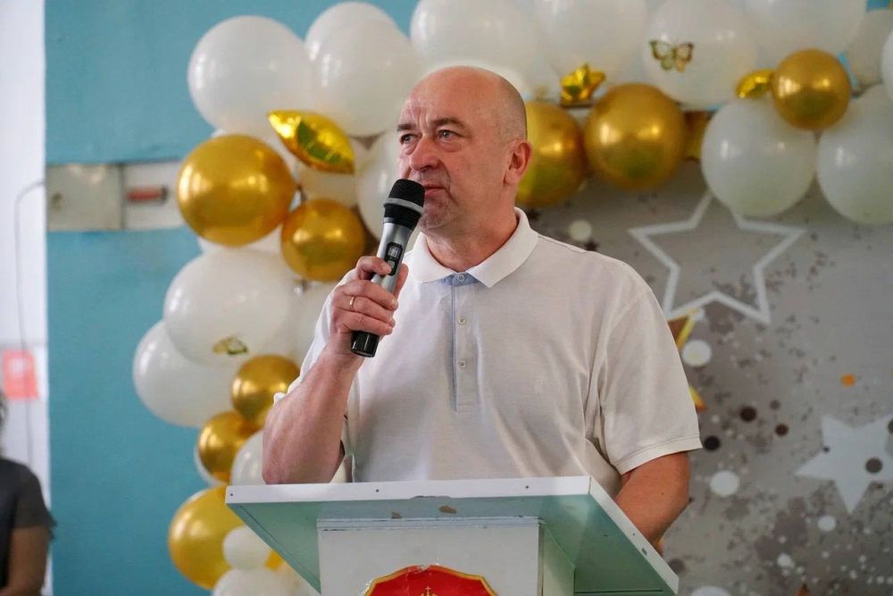 Михаил Назаров: Сегодня в Крымских школах - Последний звонок для выпускников Михаил Назаров: Сегодня в Крымских школах - Последний звонок для выпускников