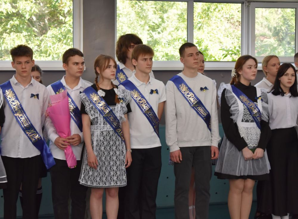 Галина Огнёва: Сегодня во всех школах Алуштинского муниципалитета прозвучал «Последний звонок»! Галина Огнёва: Сегодня во всех школах Алуштинского муниципалитета прозвучал «Последний звонок»!