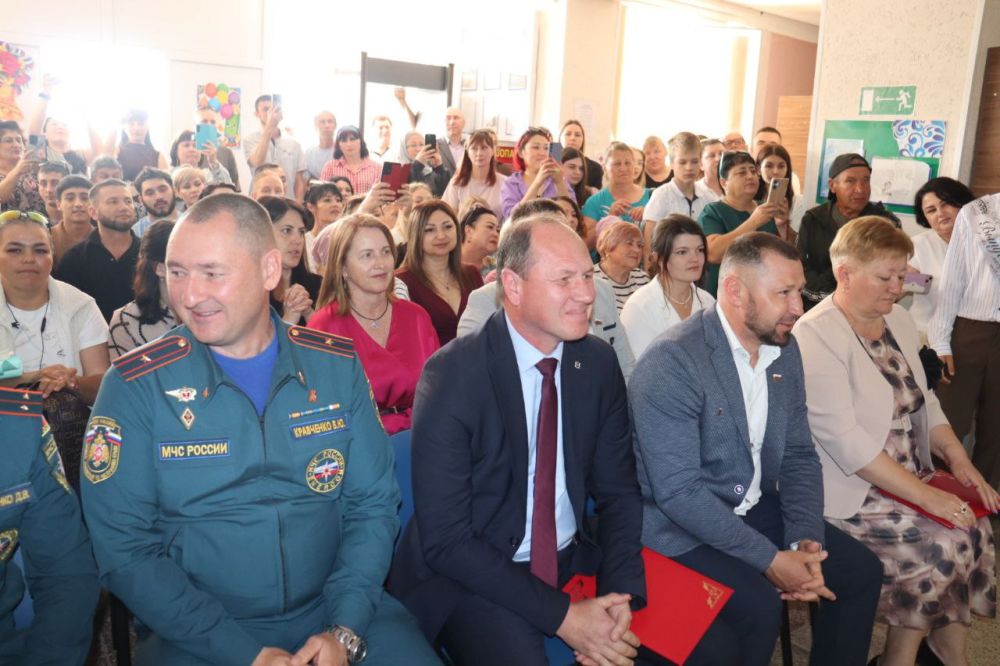 Владислав Хаджиев: Утро сегодня провел с главой администрации Суворовского поселения Максимом Доценко, депутатским корпусом поселения в селе Суворовское Владислав Хаджиев: Утро сегодня провел с главой администрации Суворовского поселения Максимом Доценко, депутатским корпусом поселения в селе Суворовское