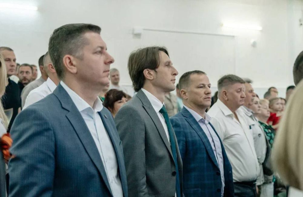 Сегодня в крымских школах прозвучали последние выпускные звонки Сегодня в крымских школах прозвучали последние выпускные звонки