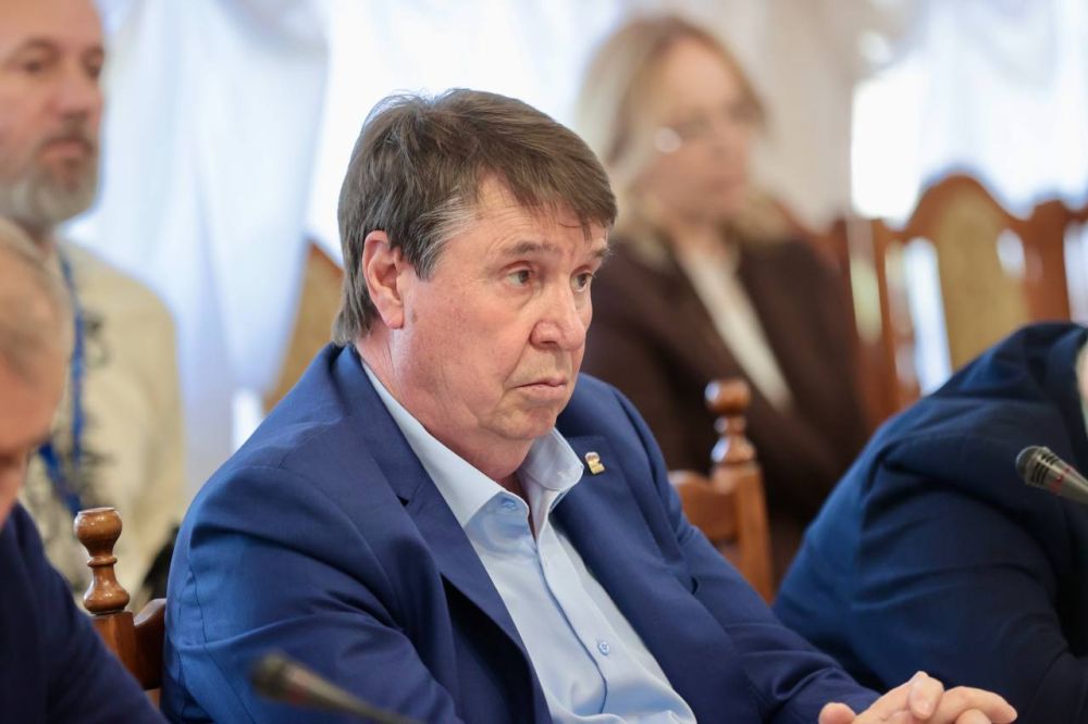 В Государственном Совете РК прошло заседание круглого стола Культурного фронта России и рабочей группы Государственной Думы РФ «Общество и культура» В Государственном Совете РК прошло заседание круглого стола Культурного фронта России и рабочей группы Государственной Думы РФ «Общество и культура»