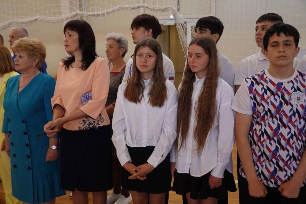 Ольга Торубарова: Сегодня для выпускников крымских школ звучит последний звонок! Ольга Торубарова: Сегодня для выпускников крымских школ звучит последний звонок!
