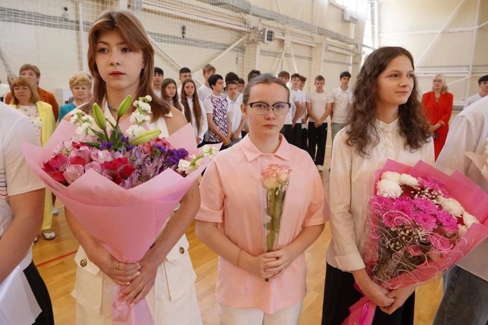 Ольга Торубарова: Сегодня для выпускников крымских школ звучит последний звонок! Ольга Торубарова: Сегодня для выпускников крымских школ звучит последний звонок!