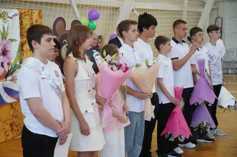 Ольга Торубарова: Сегодня для выпускников крымских школ звучит последний звонок! Ольга Торубарова: Сегодня для выпускников крымских школ звучит последний звонок!