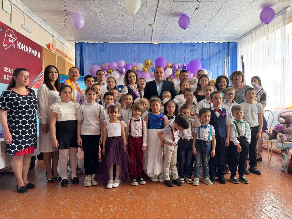 Денис Олейник: В школах Раздольненского района прошли торжественные мероприятия, посвящённые завершению учебного года Денис Олейник: В школах Раздольненского района прошли торжественные мероприятия, посвящённые завершению учебного года