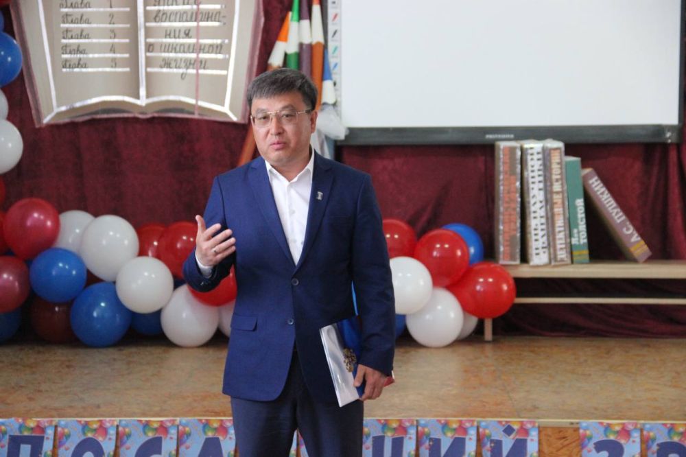 24 мая в феодосийских школах прозвучали последние звонки, которые возвестили об окончании учебного 2024/2025 года 24 мая в феодосийских школах прозвучали последние звонки, которые возвестили об окончании учебного 2024/2025 года