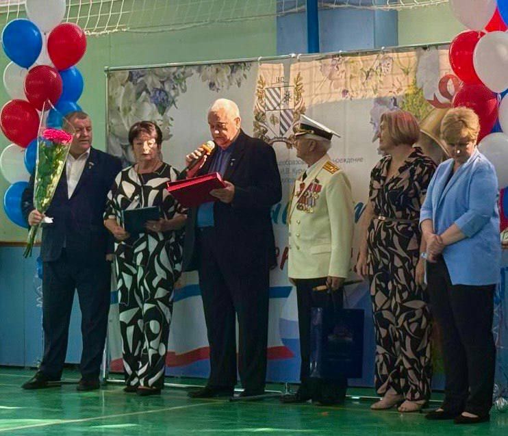 Депутаты Государственного Совета Республики Крым приняли участие в торжественных мероприятиях, посвященных празднику Последнего звонка Депутаты Государственного Совета Республики Крым приняли участие в торжественных мероприятиях, посвященных празднику Последнего звонка