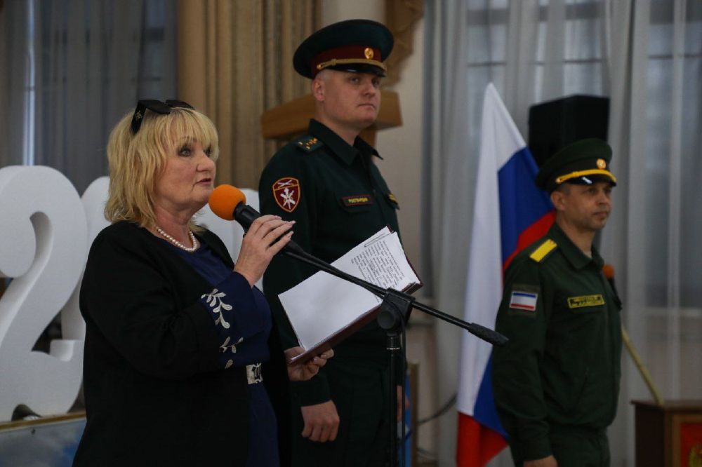 В Симферополе росгвардейцы поздравили профильные классы с окончанием учебного года В Симферополе росгвардейцы поздравили профильные классы с окончанием учебного года