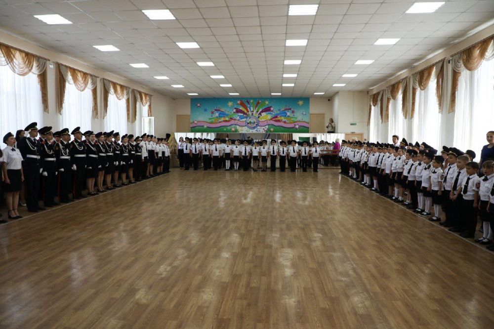 В Симферополе росгвардейцы поздравили профильные классы с окончанием учебного года В Симферополе росгвардейцы поздравили профильные классы с окончанием учебного года