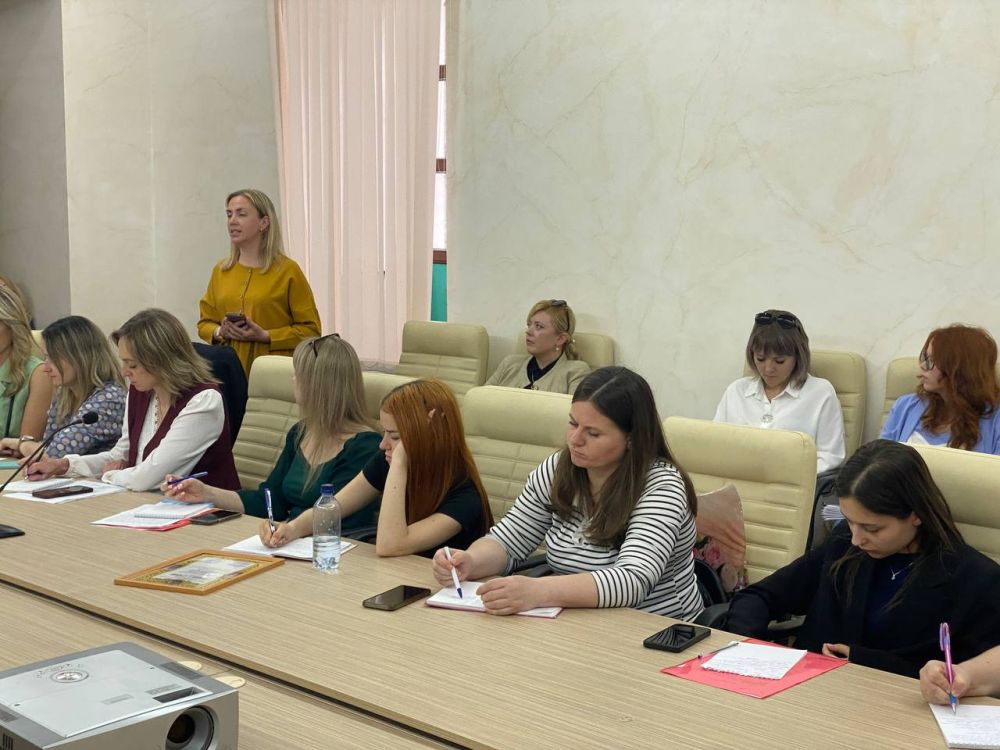 26 мая 2025 года в Министерстве образования, науки и молодежи Республики Крым прошло рабочее совещание для специалистов органов управления образованием муниципальных образований и представителей детских оздоровительных... 26 мая 2025 года в Министерстве образования, науки и молодежи Республики Крым прошло рабочее совещание для специалистов органов управления образованием муниципальных образований и представителей детских оздоровительных...