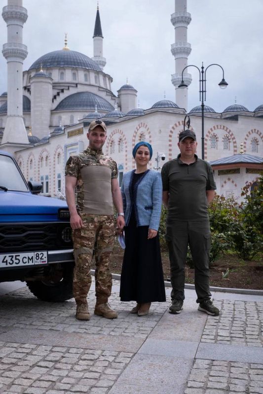 В рамках поддержки защитников Родины — военнослужащих СВО, Духовное управление мусульман Крыма и Севастополя, передало современный автомобиль военным, находящимся на передовой В рамках поддержки защитников Родины — военнослужащих СВО, Духовное управление мусульман Крыма и Севастополя, передало современный автомобиль военным, находящимся на передовой