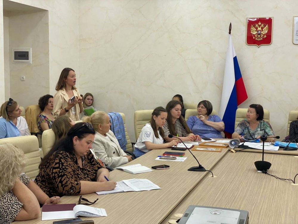 26 мая 2025 года в Министерстве образования, науки и молодежи Республики Крым прошло рабочее совещание для специалистов органов управления образованием муниципальных образований и представителей детских оздоровительных... 26 мая 2025 года в Министерстве образования, науки и молодежи Республики Крым прошло рабочее совещание для специалистов органов управления образованием муниципальных образований и представителей детских оздоровительных...
