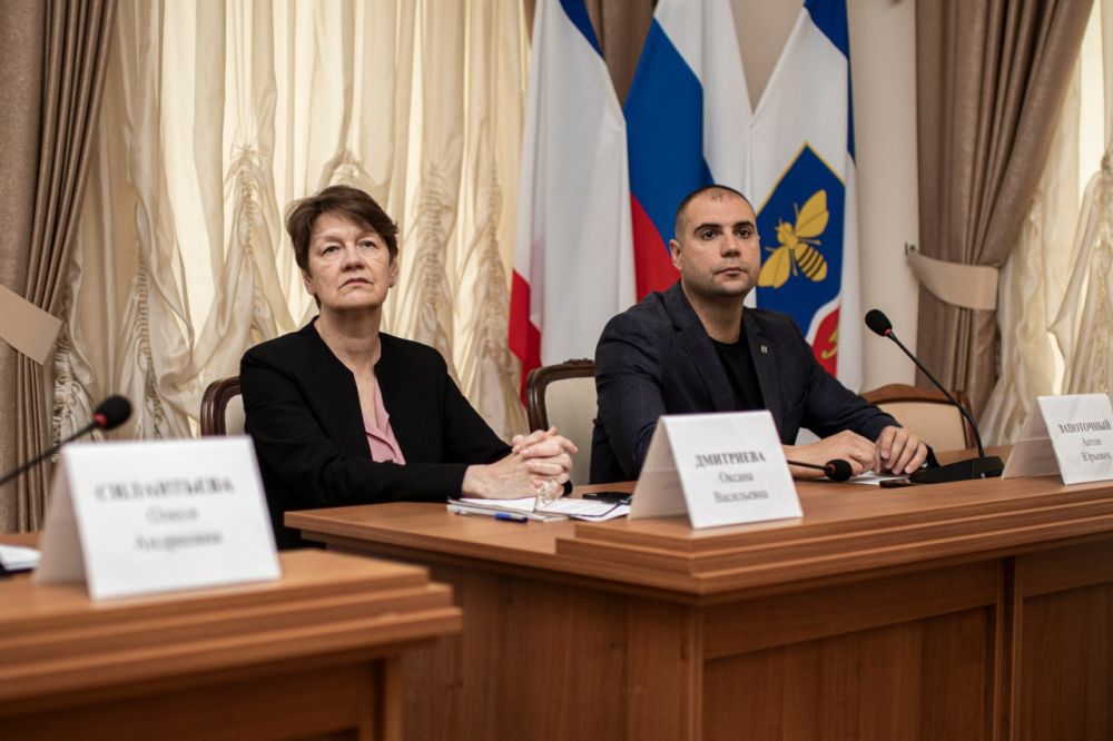 В Симферополе состоялось оперативно-хозяйственное совещание, в ходе которого руководители структурных подразделений отчитались о проделанной работе В Симферополе состоялось оперативно-хозяйственное совещание, в ходе которого руководители структурных подразделений отчитались о проделанной работе